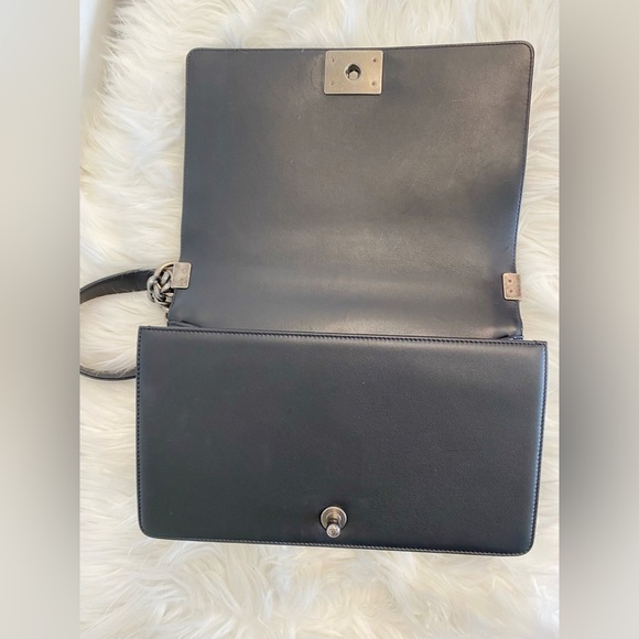 Chanel Large Boy Handbag - Picture 3 of 7